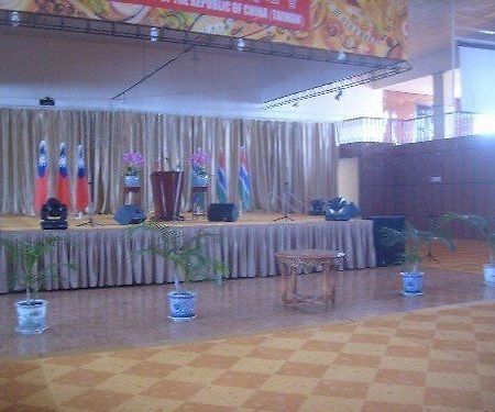 Paradise Suites Hotel 克罗里 外观 照片