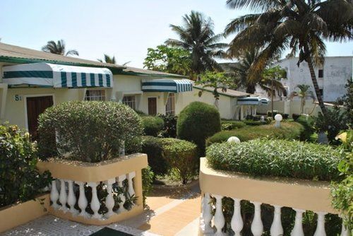 Paradise Suites Hotel 克罗里 外观 照片