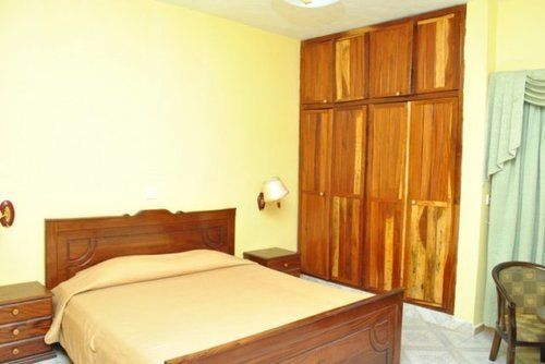 Paradise Suites Hotel 克罗里 外观 照片